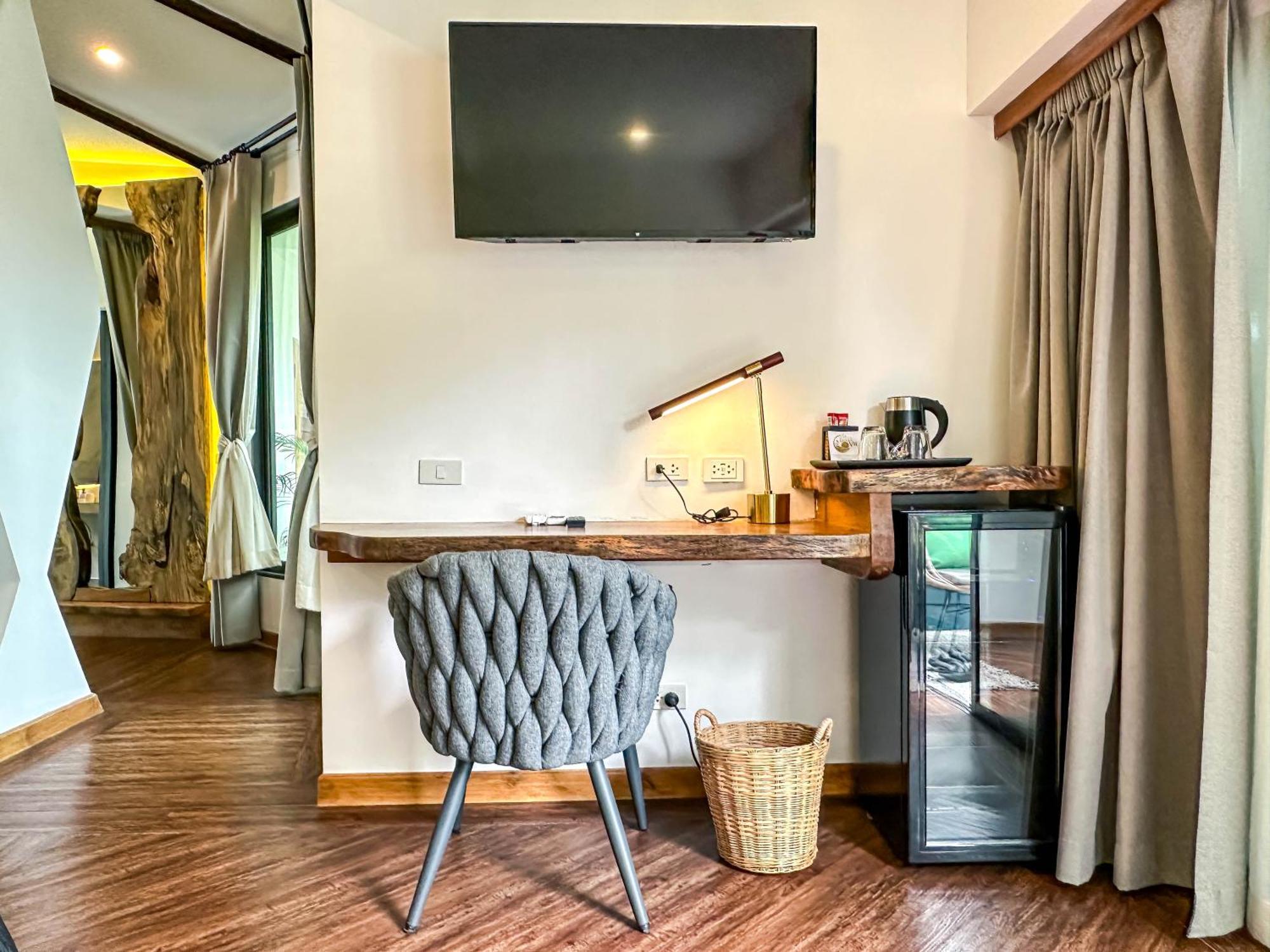 La Belle Vie - Boutique Adults Only